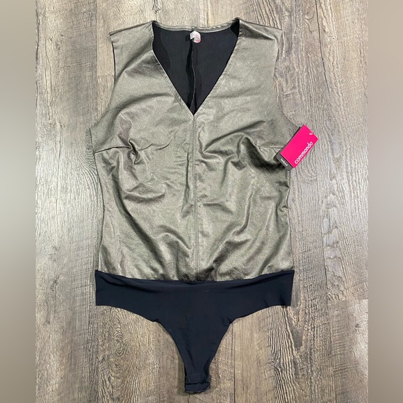 COMMENDO Deep V-Neck Faux Leather Bodysuit - Picture 2 of 5